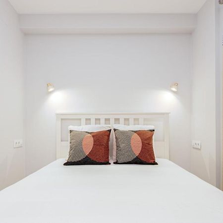 Central Apartment 2A 50M Beach Roses Bagian luar foto