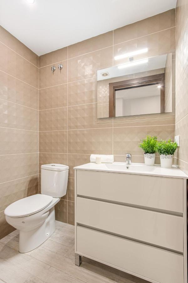 Central Apartment 2A 50M Beach Roses Bagian luar foto