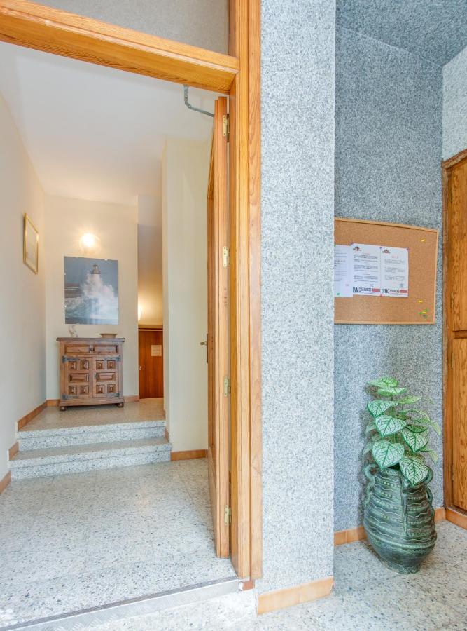 Central Apartment 2A 50M Beach Roses Bagian luar foto