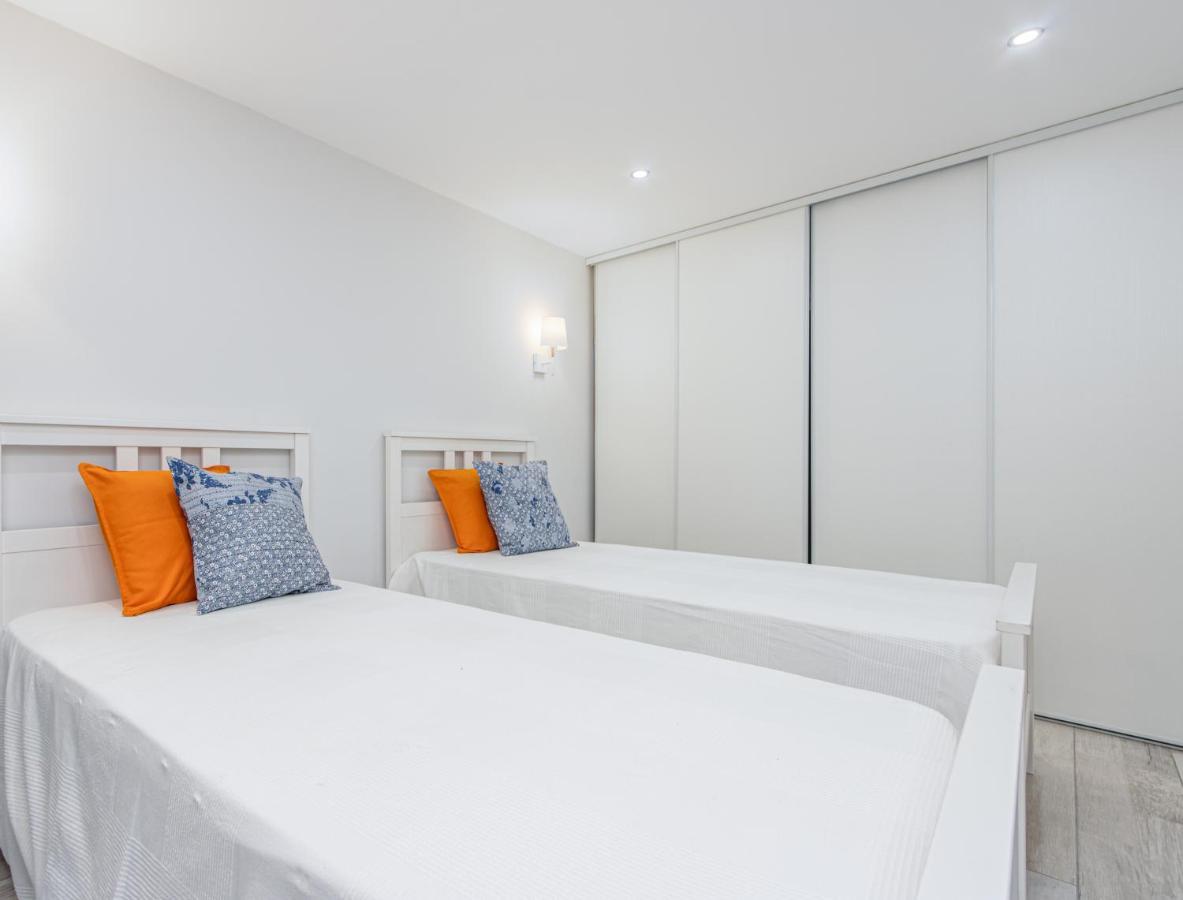 Central Apartment 2A 50M Beach Roses Bagian luar foto